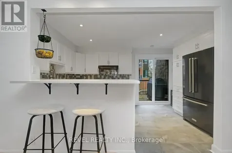 327 St Andrew Street Ottawa ON K1N 5G9