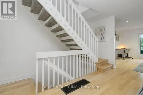 327 St Andrew Street Ottawa ON K1N 5G9