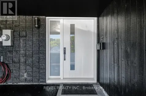 327 St Andrew Street Ottawa ON K1N 5G9