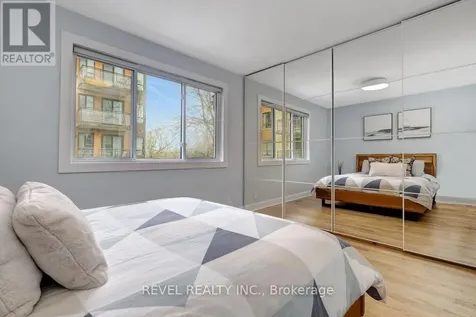 327 St Andrew Street Ottawa ON K1N 5G9
