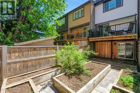 327 St Andrew Street Ottawa ON K1N 5G9
