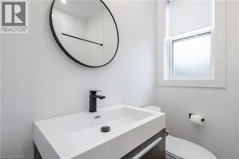 204 Balsam Avenue South Hamilton ON L8M 3B8