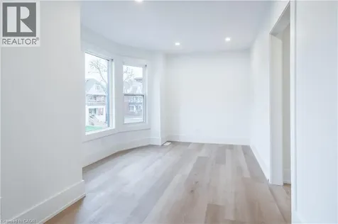 204 Balsam Avenue South Hamilton ON L8M 3B8