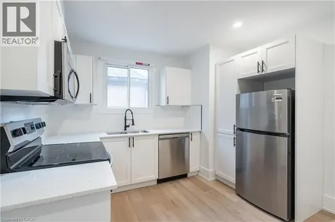 204 Balsam Avenue South Hamilton ON L8M 3B8