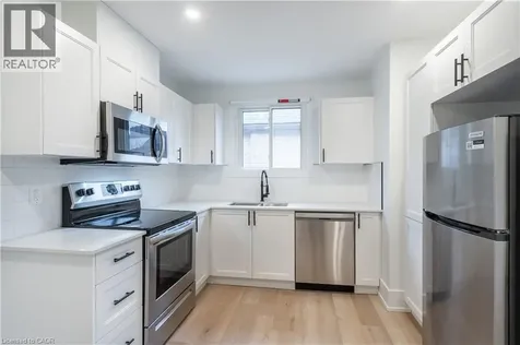 204 Balsam Avenue South Hamilton ON L8M 3B8
