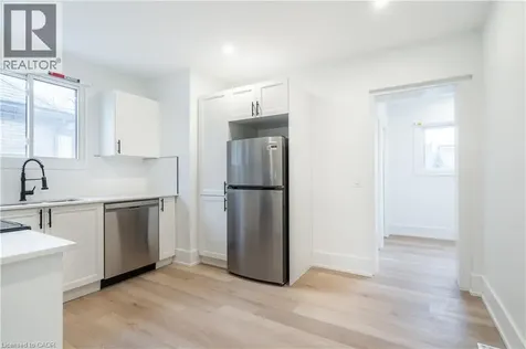 204 Balsam Avenue South Hamilton ON L8M 3B8