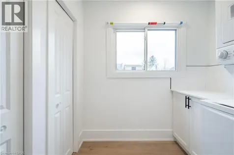 204 Balsam Avenue South Hamilton ON L8M 3B8