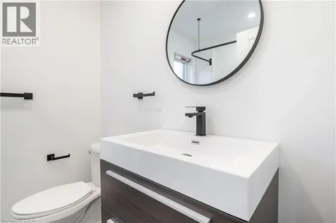 204 Balsam Avenue South Hamilton ON L8M 3B8