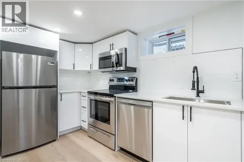 204 Balsam Avenue South Hamilton ON L8M 3B8