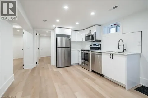 204 Balsam Avenue South Hamilton ON L8M 3B8