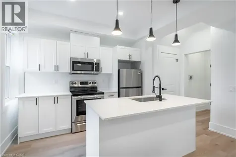 204 Balsam Avenue South Hamilton ON L8M 3B8
