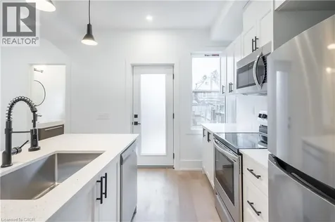 204 Balsam Avenue South Hamilton ON L8M 3B8