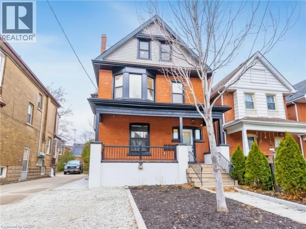 204 Balsam Avenue South Hamilton ON L8M 3B8