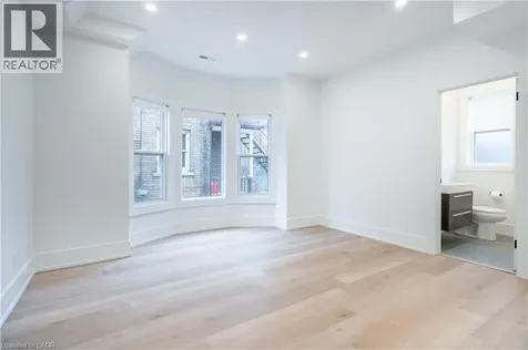 204 Balsam Avenue South Hamilton ON L8M 3B8