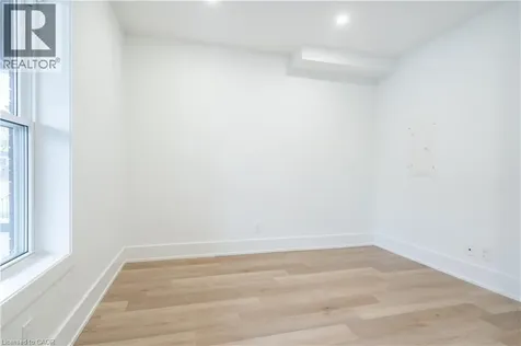 204 Balsam Avenue South Hamilton ON L8M 3B8