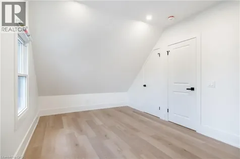 204 Balsam Avenue South Hamilton ON L8M 3B8