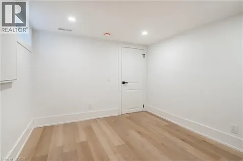 204 Balsam Avenue South Hamilton ON L8M 3B8
