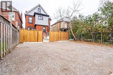 204 Balsam Avenue South Hamilton ON L8M 3B8
