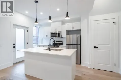 204 Balsam Avenue South Hamilton ON L8M 3B8