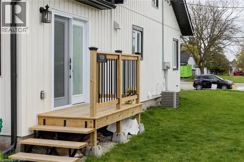1030 Queens Boulevard Kitchener ON N2M 1B7