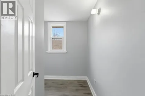 44 Jefferson Avenue Hamilton ON L8H 1A7