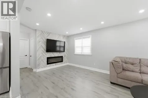 44 Jefferson Avenue Hamilton ON L8H 1A7