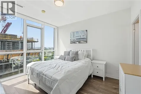 2093 Fairview Street Burlington ON L7R 0E6