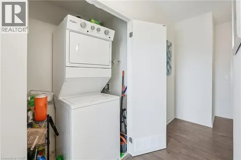 2093 Fairview Street Burlington ON L7R 0E6