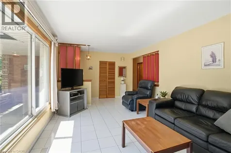 2 Deerborn Drive Hamilton ON L8V 3K7