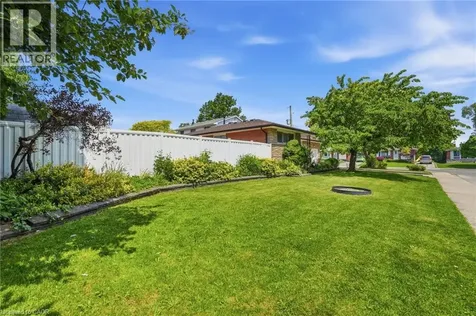 2 Deerborn Drive Hamilton ON L8V 3K7