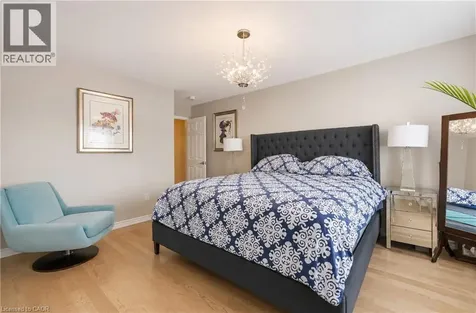 44 Stillwater Crescent Waterdown ON L0R 2H8