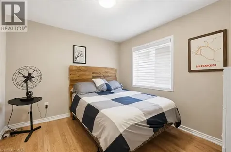 44 Stillwater Crescent Waterdown ON L0R 2H8