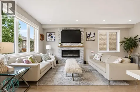 44 Stillwater Crescent Waterdown ON L0R 2H8
