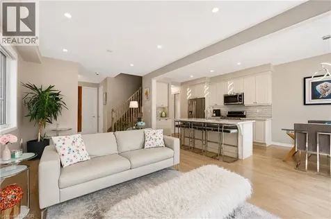 44 Stillwater Crescent Waterdown ON L0R 2H8