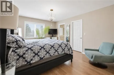 44 Stillwater Crescent Waterdown ON L0R 2H8