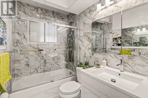 788 Dickens Avenue Ottawa ON K1G 2X8