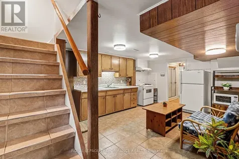 788 Dickens Avenue Ottawa ON K1G 2X8