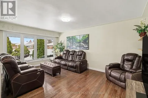 788 Dickens Avenue Ottawa ON K1G 2X8