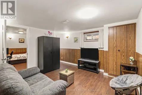 788 Dickens Avenue Ottawa ON K1G 2X8