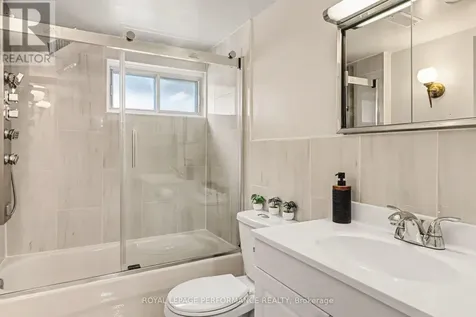 788 Dickens Avenue Ottawa ON K1G 2X8