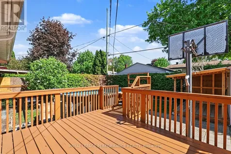 788 Dickens Avenue Ottawa ON K1G 2X8