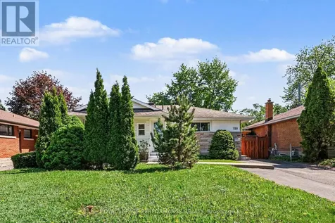 788 Dickens Avenue Ottawa ON K1G 2X8