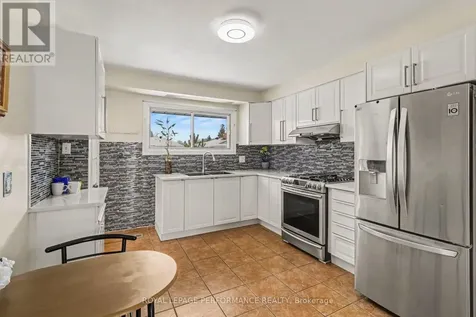 788 Dickens Avenue Ottawa ON K1G 2X8