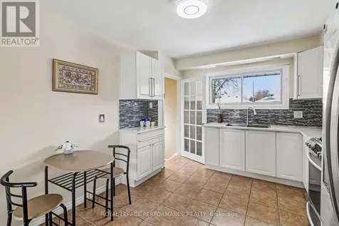 788 Dickens Avenue Ottawa ON K1G 2X8