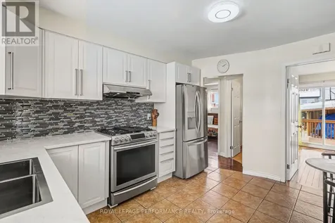 788 Dickens Avenue Ottawa ON K1G 2X8
