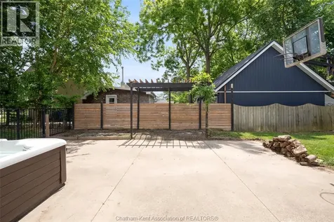 138 Elizabeth Street Chatham ON N7L 2Y4