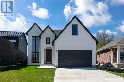 5 Hartland Circle St. Thomas ON N5R 0P2