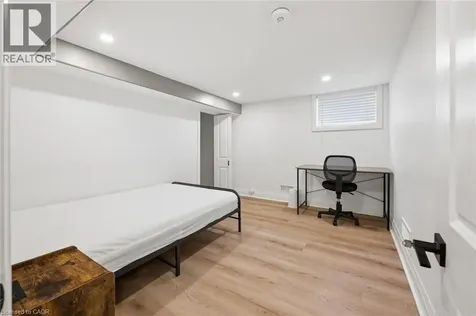 1030 Queens Boulevard Kitchener ON N2M 1B7