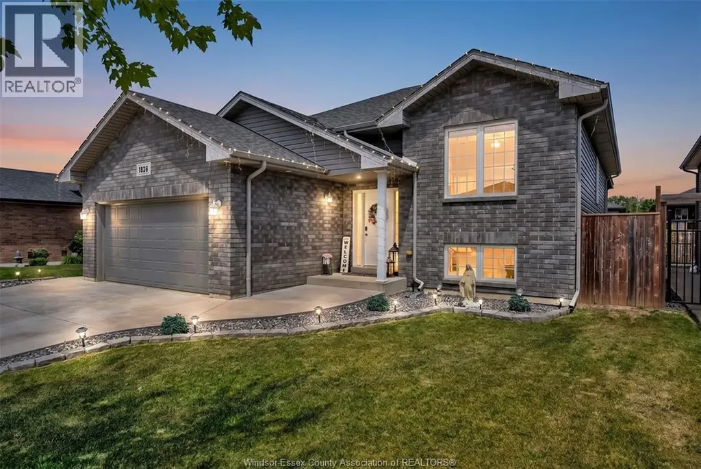 1026 Thunderbay Avenue Windsor ON N8P 0C1