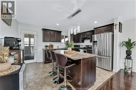 1026 Thunderbay Avenue Windsor ON N8P 0C1